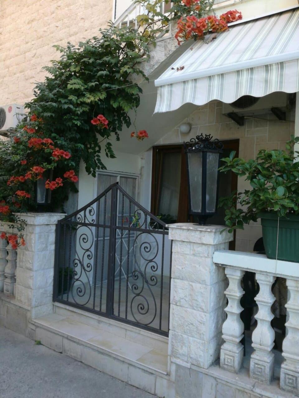 Romana 1 Tivat Kültér fotó